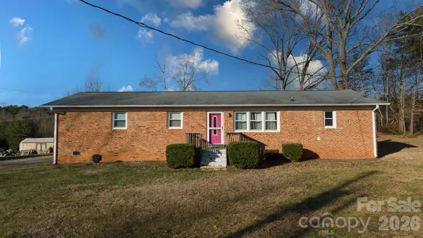 $285,000 | 7910 Winalda Avenue, Sherrills Ford, NC 28673