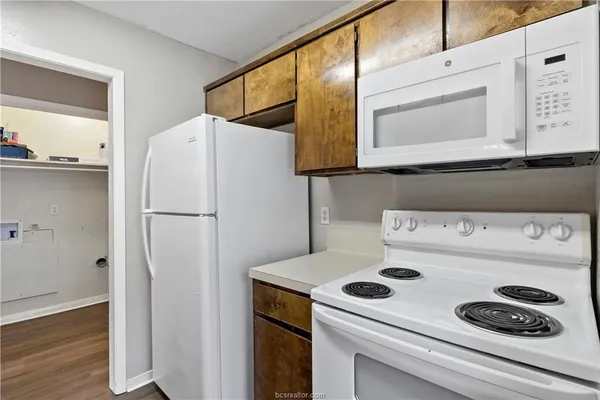 $1,595 | 616 Cross Timbers Drive, College Station, TX 77840