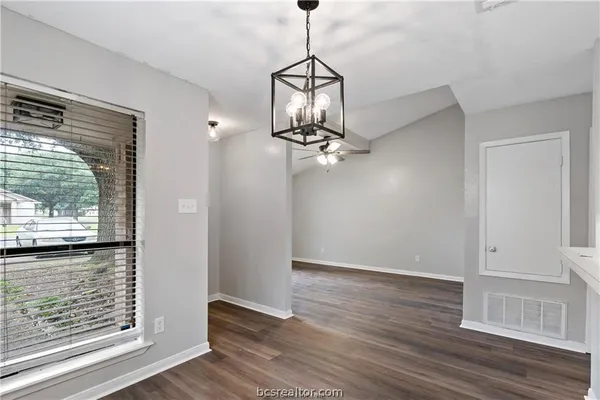 $1,595 | 616 Cross Timbers Drive, College Station, TX 77840