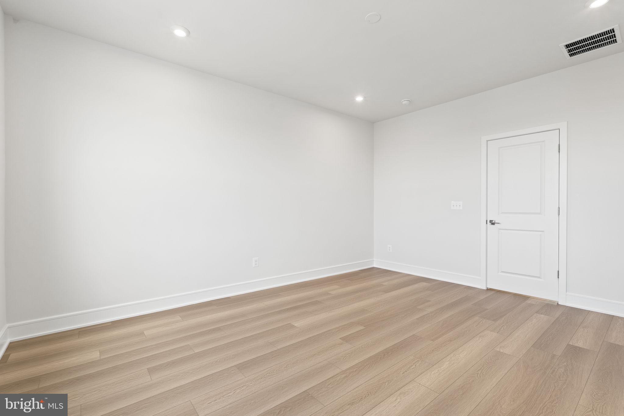 42111 Shining Star Square Ashburn, VA 20148 - Photo 18 of 36