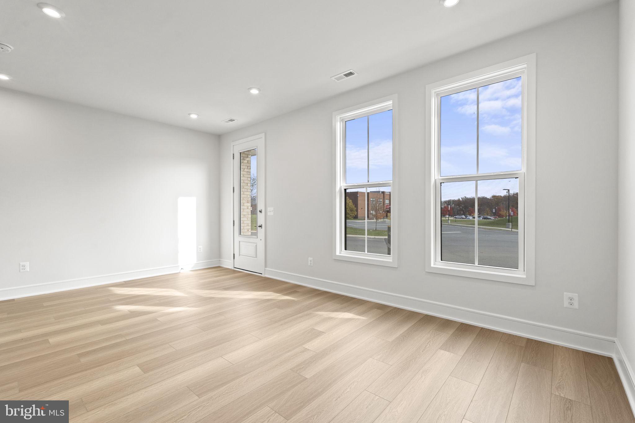 42111 Shining Star Square Ashburn, VA 20148 - Photo 31 of 36