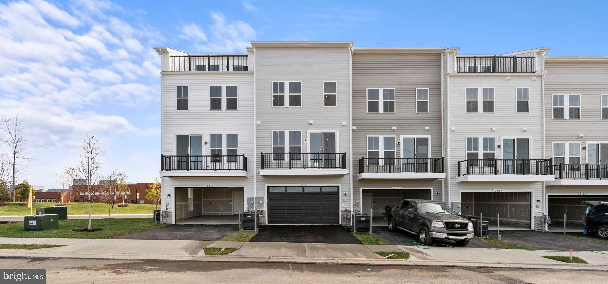 42111 Shining Star Square Ashburn, VA 20148 - Photo 35 of 36