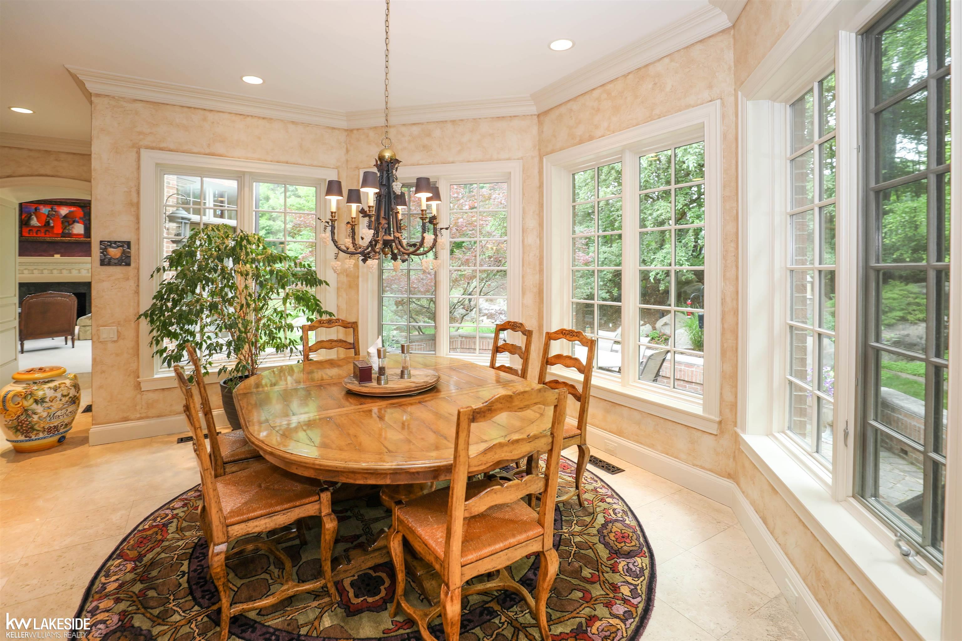 2000 Touraine Drive Rochester, MI 48306 - Photo 25 of 74 50129645-835BAAD9-5147-4517-A38F-613D19A9967B.JPG