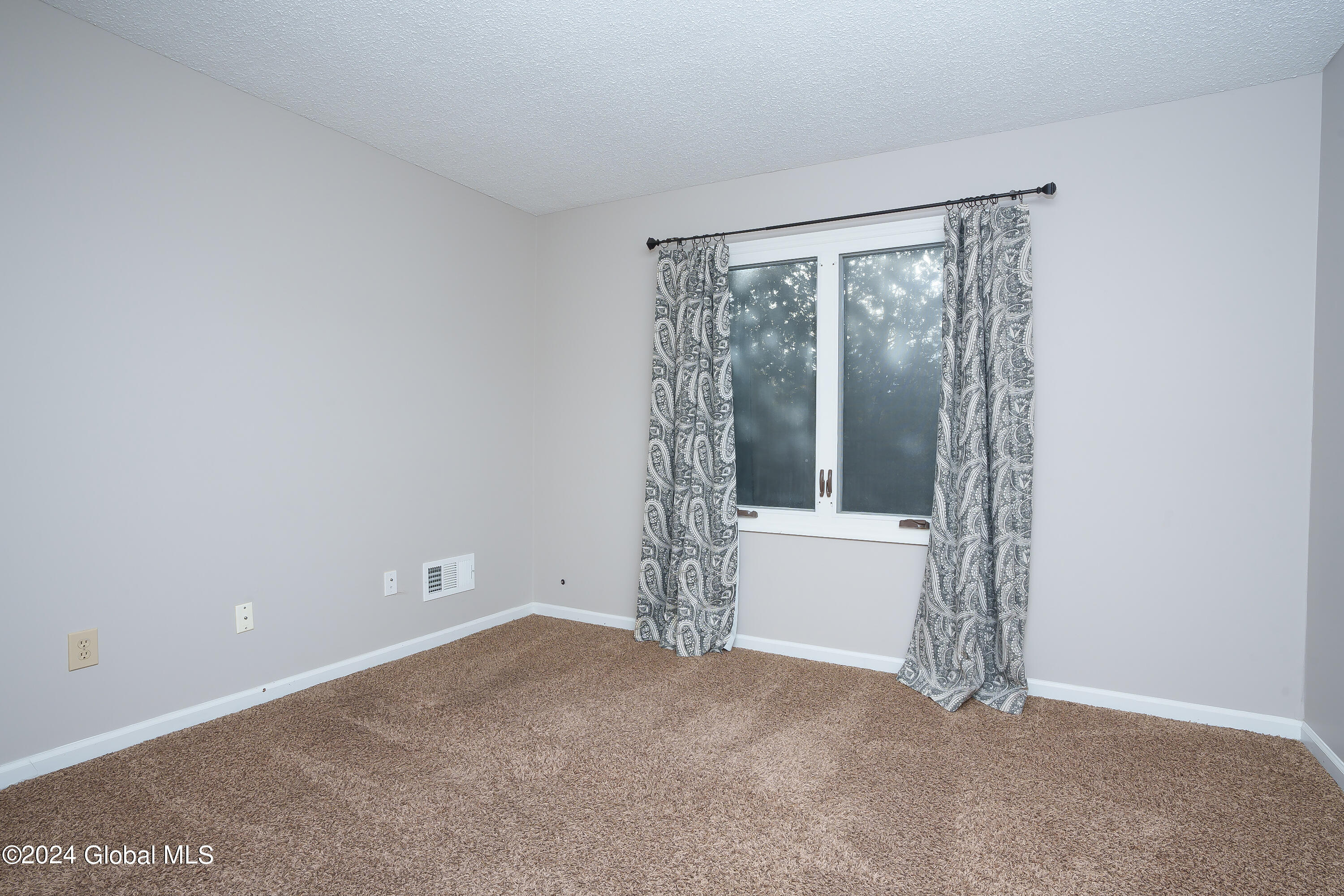 16 York Road Bethlehem, NY 12077 - Photo 23 of 34 045-16-York-Rd