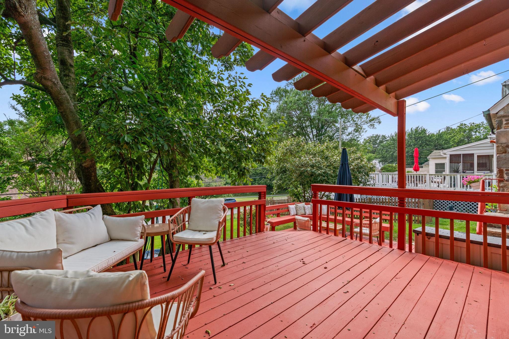 35 Tanglewood Road Baltimore, MD 21228 - Photo 24 of 42 Large, 2-level deck