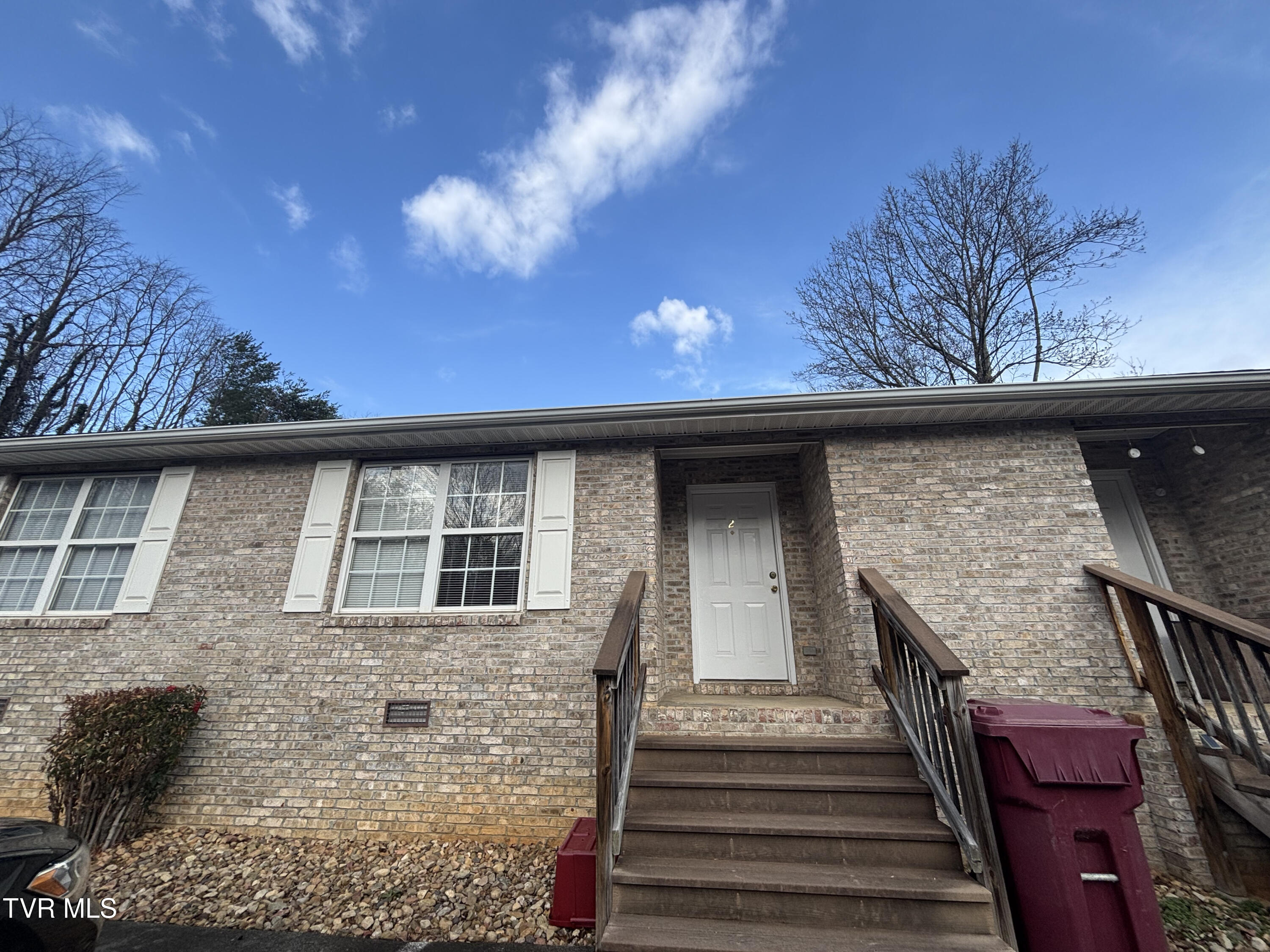 2822 Plymouth Road, Unit 2 Johnson City, TN 37601 - Photo 2 of 27 IMG_1870