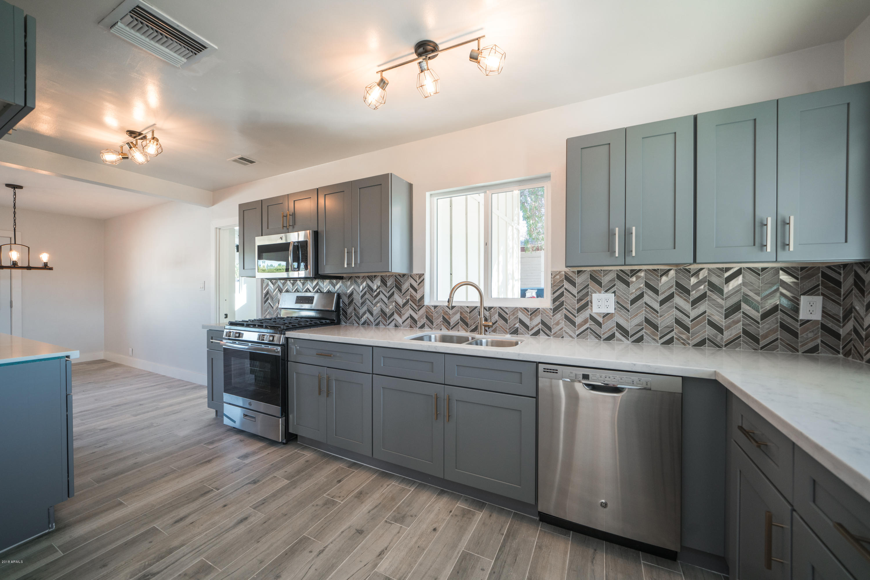 1016 West Picadilly Road Phoenix, AZ 85013 - Photo 1 of 13 Kitchen