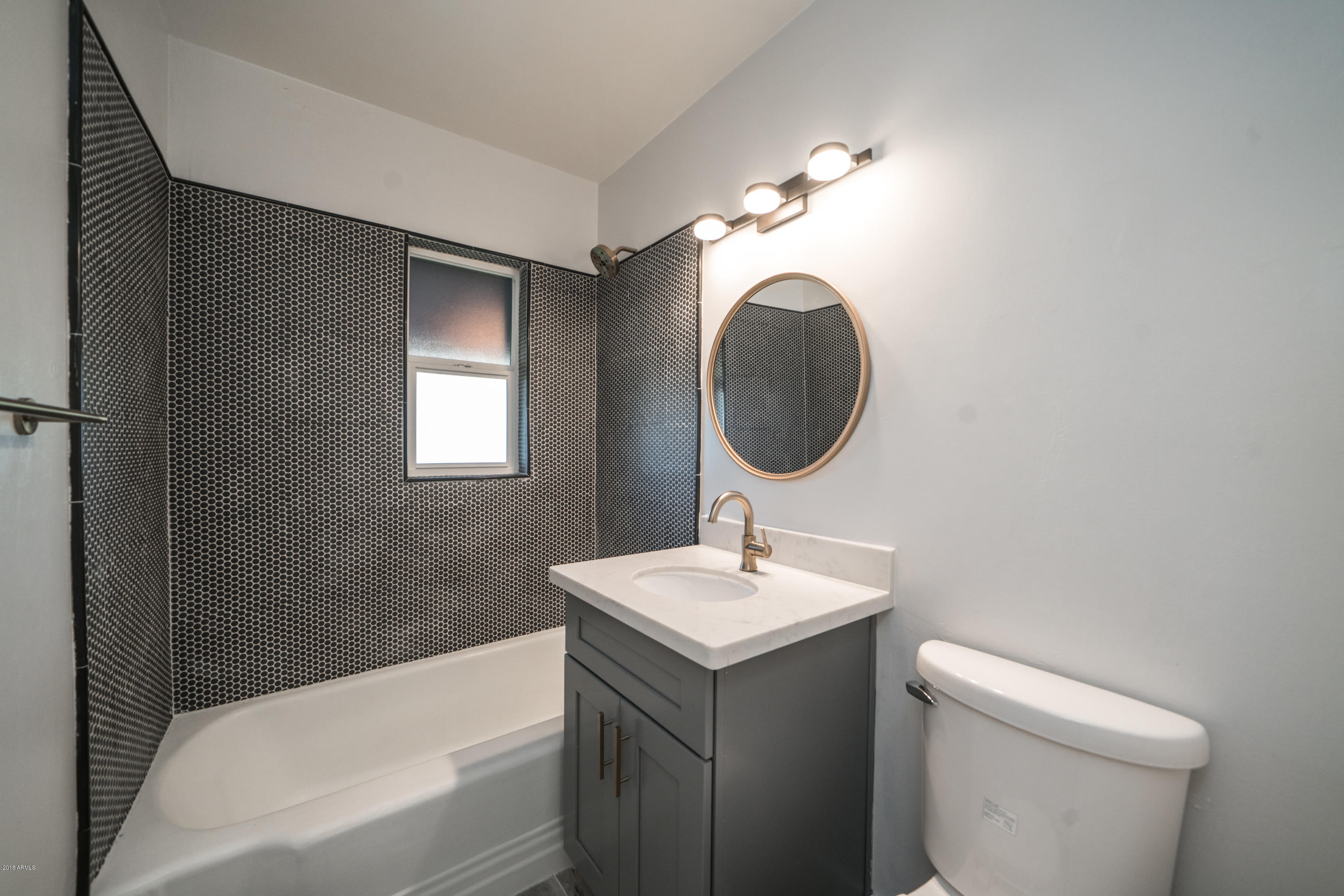 1016 West Picadilly Road Phoenix, AZ 85013 - Photo 11 of 13 Guest Bathroom