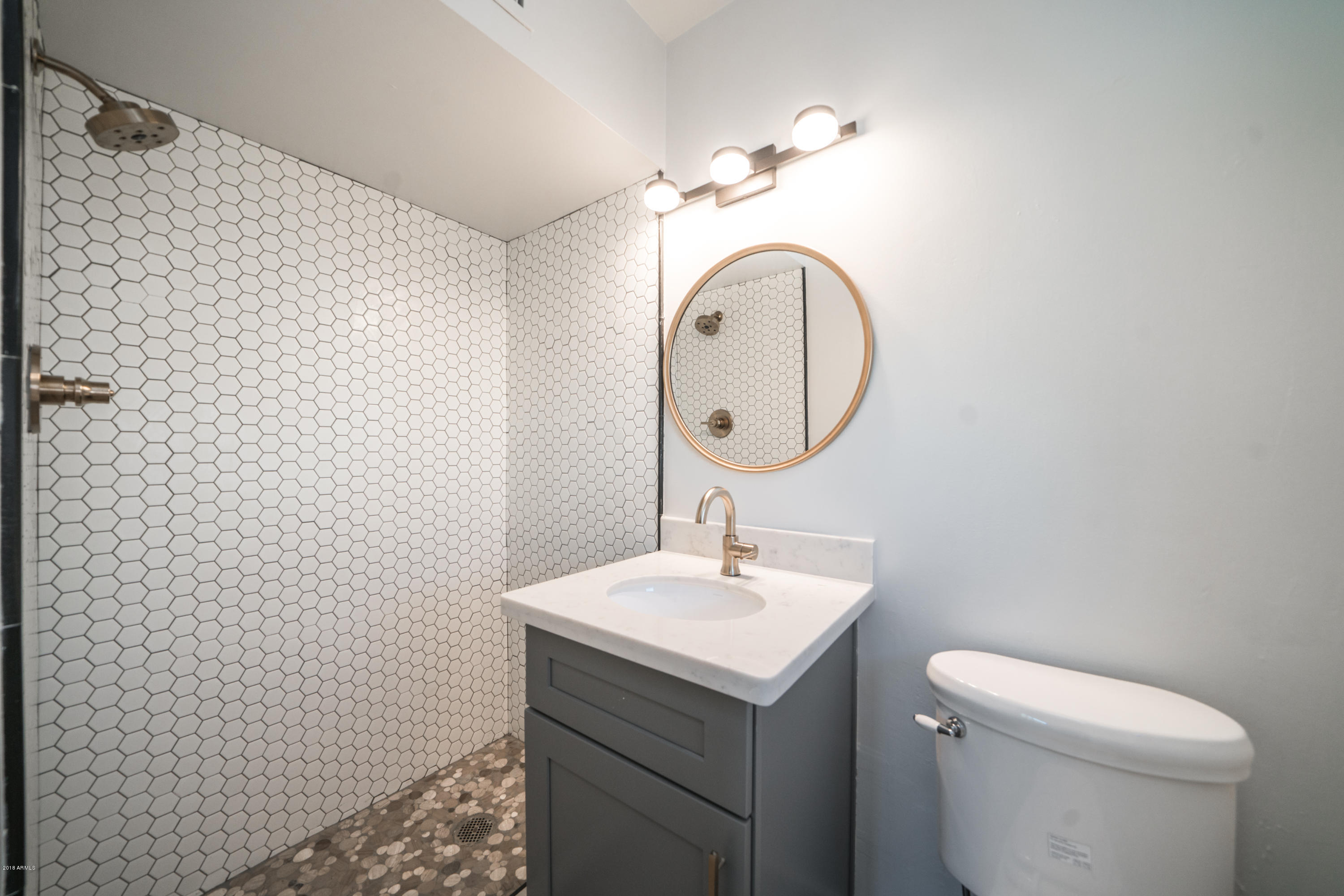1016 West Picadilly Road Phoenix, AZ 85013 - Photo 8 of 13 Master Bathroom