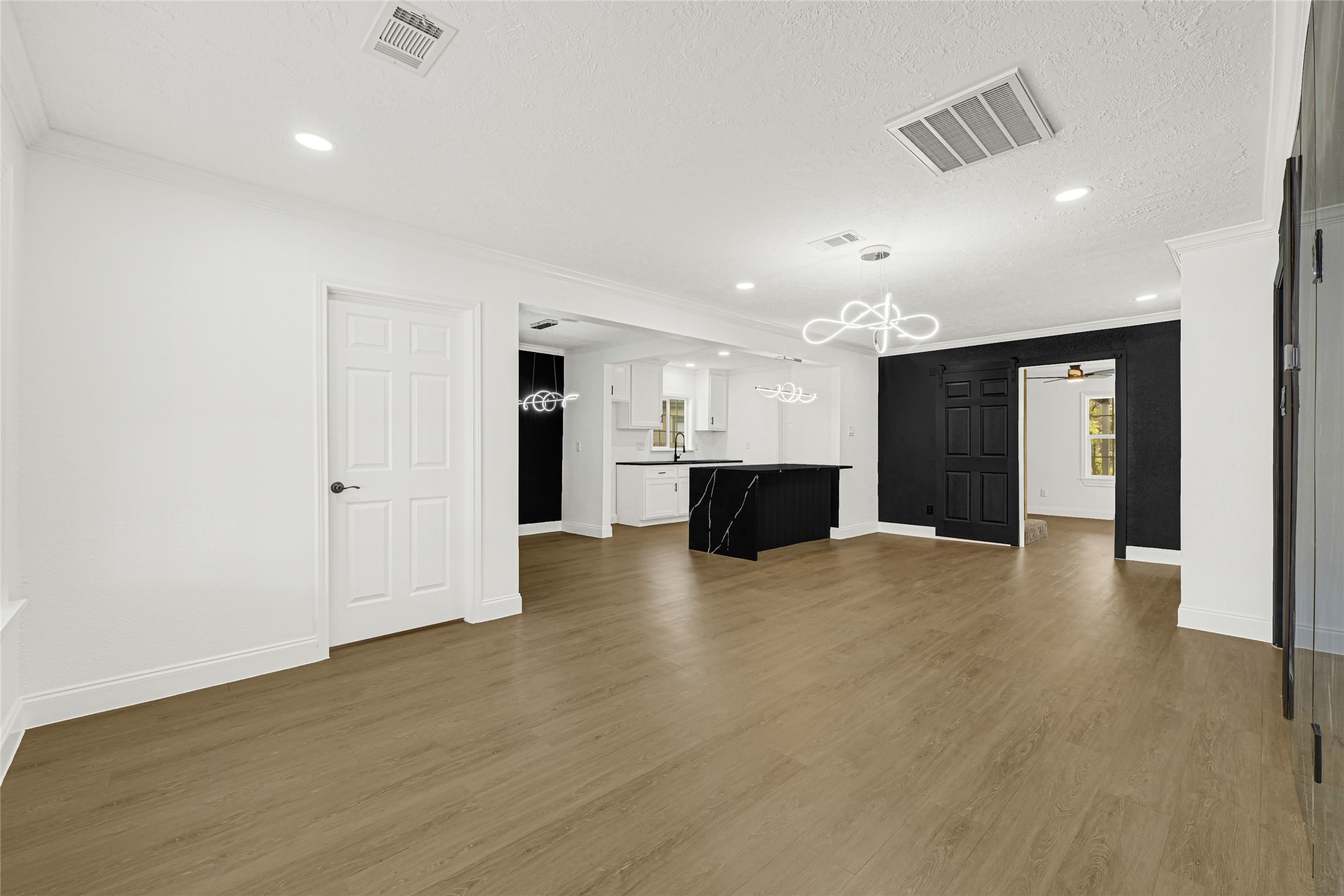 513 Main Street Pasadena, TX 77506 - Photo 2 of 30