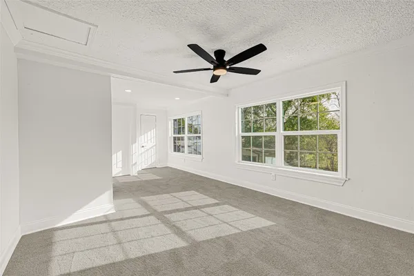 $2,680 | 513 Main Street, Pasadena, TX 77506
