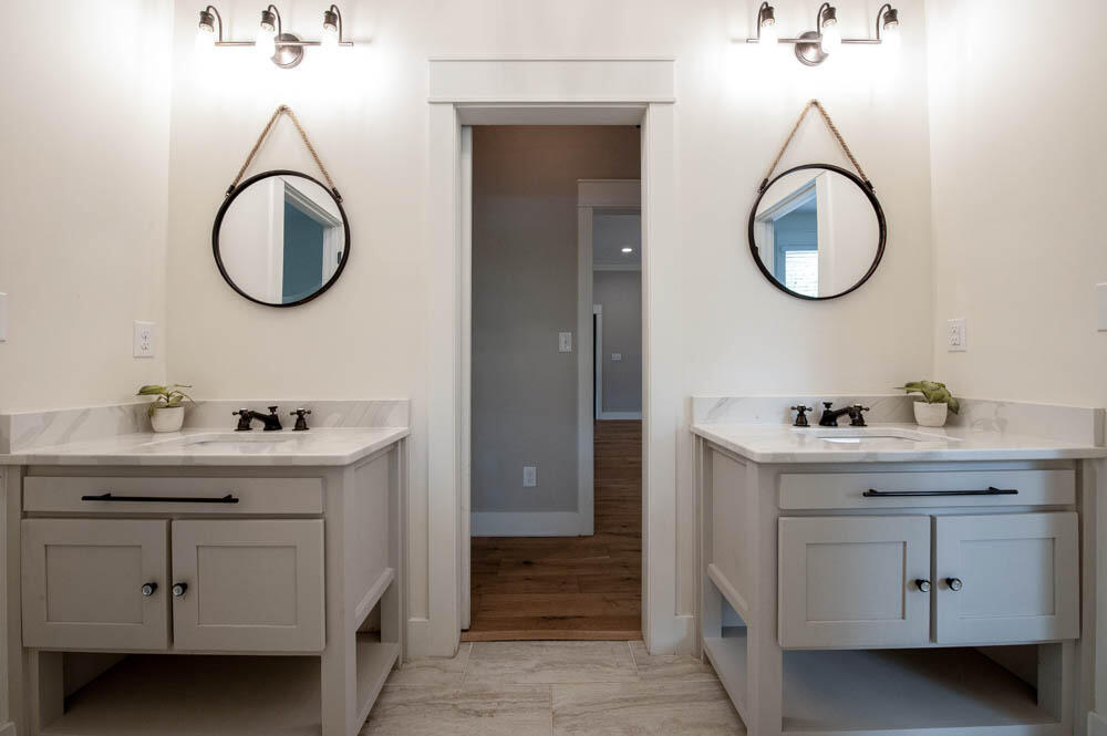 3345 Old Augusta Road Dearing, GA 30808 - Photo 22 of 38 Spare Bath with Separate Vanities!