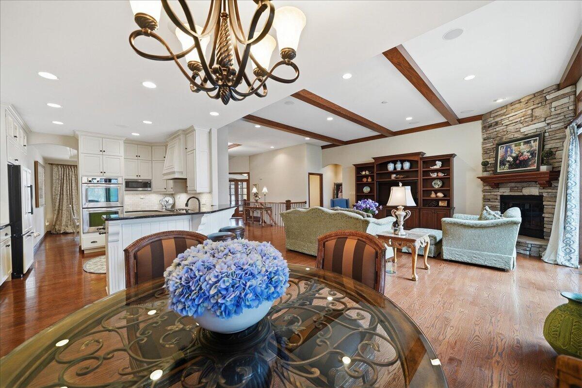 770 Quinlan Court Crown Point, IN 46307 - Photo 18 of 57 a living room with furniture and kitchen view