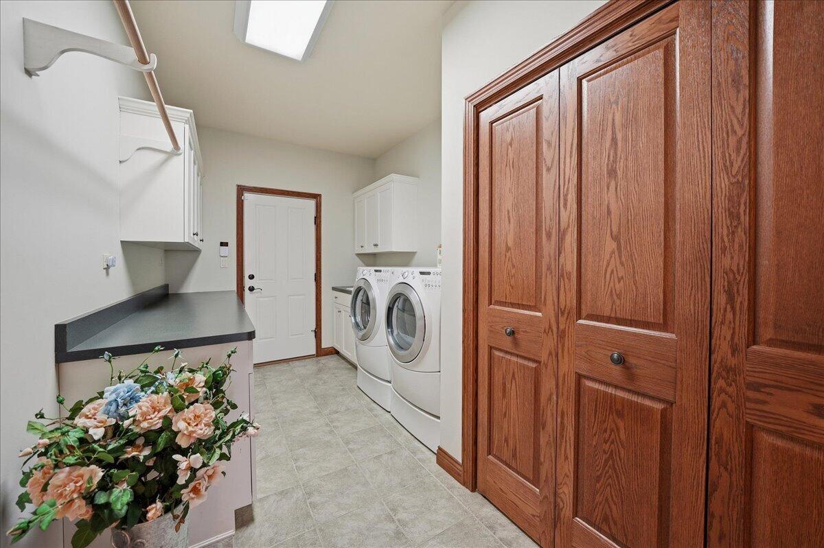 770 Quinlan Court Crown Point, IN 46307 - Photo 31 of 57 a utility room with dryer and washer
