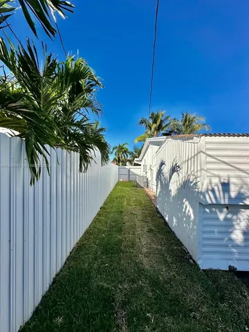 $3,500 | 629 Southwest 4th Street, Hallandale Beach, FL 33009