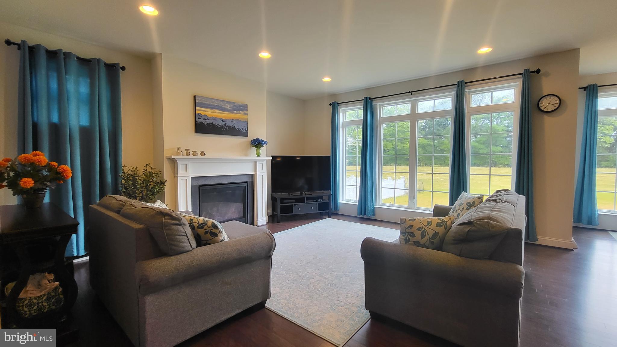 609 Line Road Mechanicsburg, PA 17050 - Photo 14 of 111 Spacious family room with wall of windows