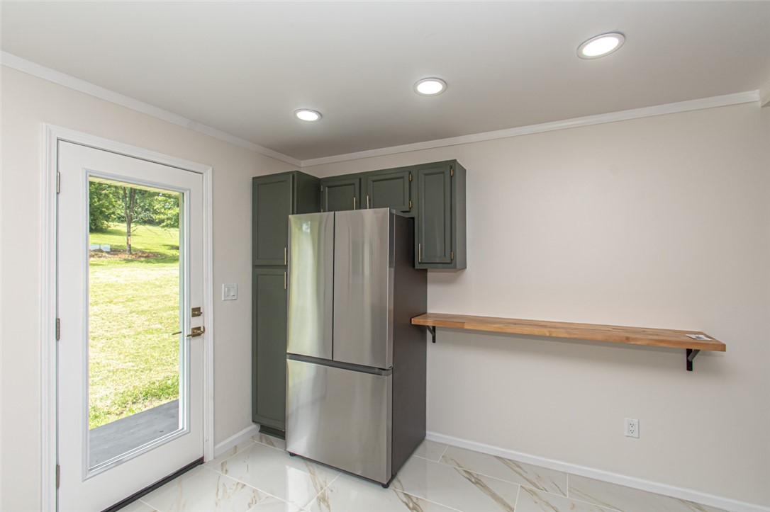 4323 Wayne Madison Road Trenton, OH 45067 - Photo 10 of 31