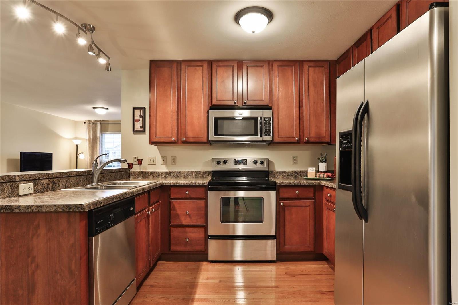 237 Coachgate Lane Ballwin, MO 63021 - Photo 8 of 23