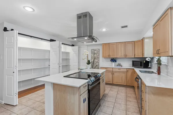 $2,800 | 5410 Indigo Street, Houston, TX 77096