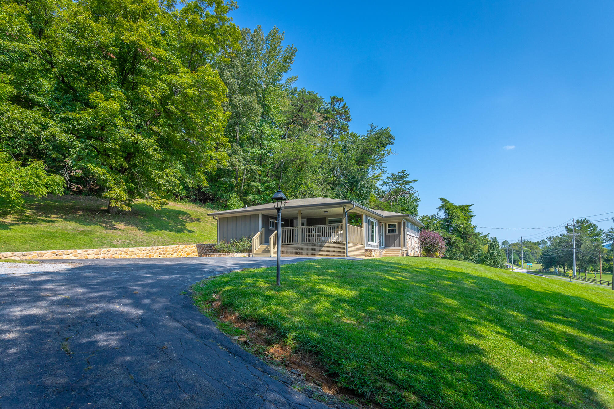 1013 Mountain Creek Road Chattanooga, TN 37405 - Photo 5 of 43 1013 Mountain Creek Road HD-40