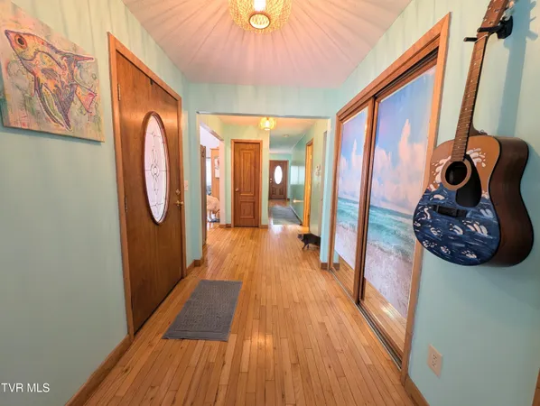 $469,000 | 1606 Valley View Drive, Big Stone Gap, VA 24219