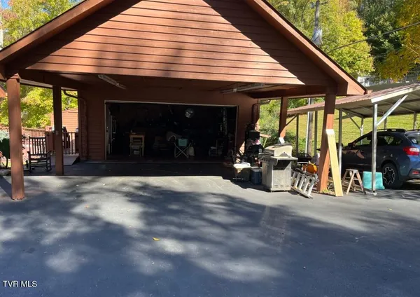 $469,000 | 1606 Valley View Drive, Big Stone Gap, VA 24219