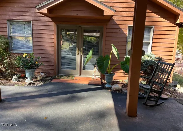 $469,000 | 1606 Valley View Drive, Big Stone Gap, VA 24219