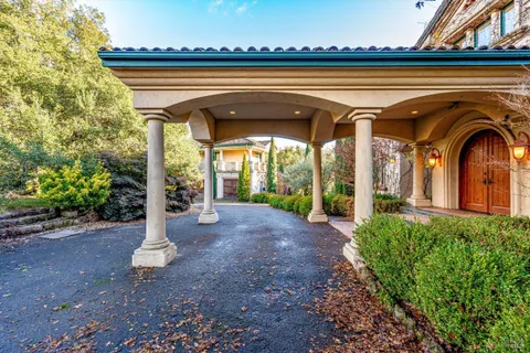$2,950,000 | 405 London Way, Sonoma, CA 95476
