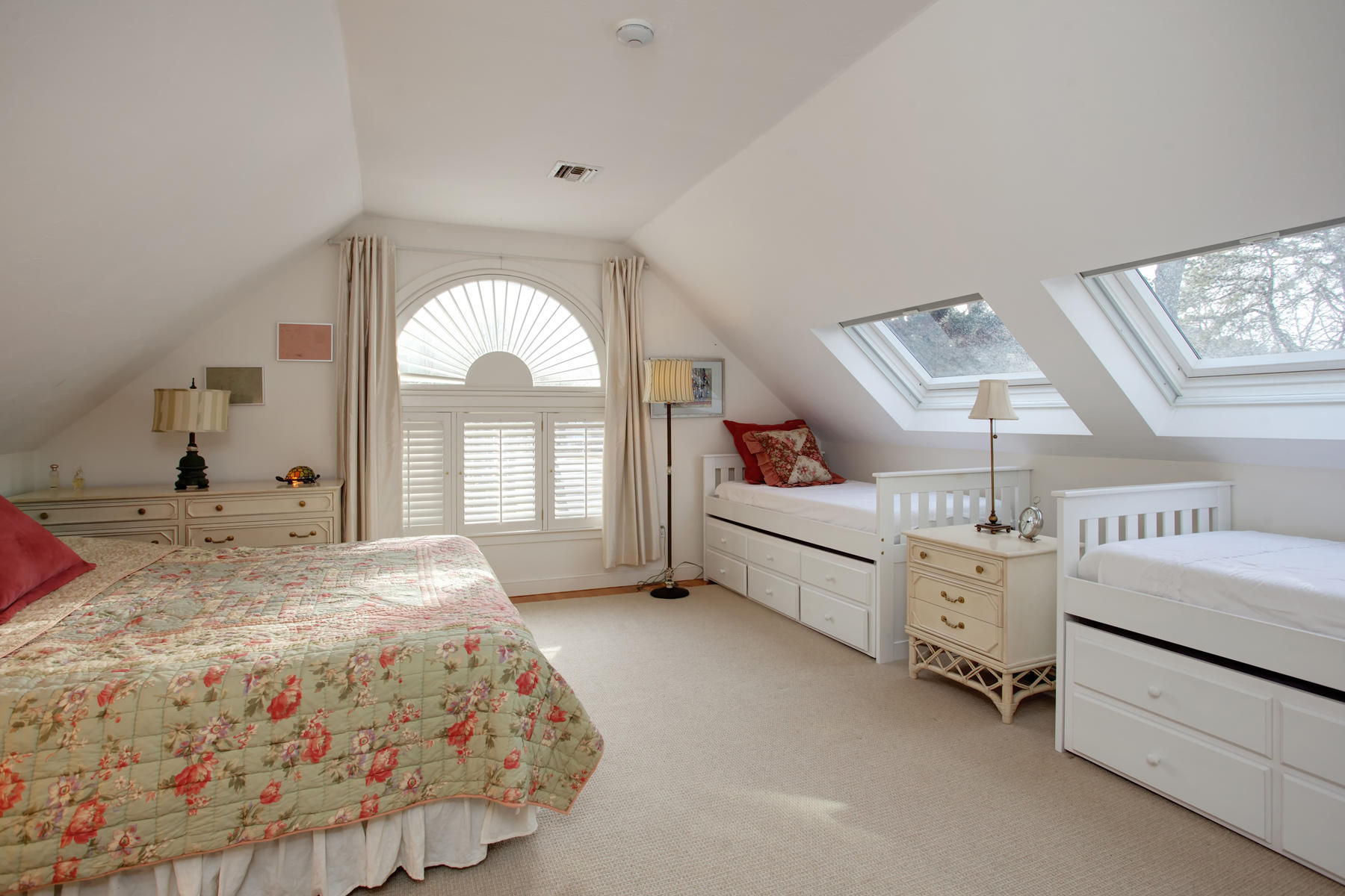 43 Tide Run Mashpee, MA 02649 - Photo 23 of 31 a spacious bedroom with a bed and a large window