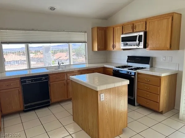 $2,300 | 360 Promontory Drive, Henderson, NV 89014