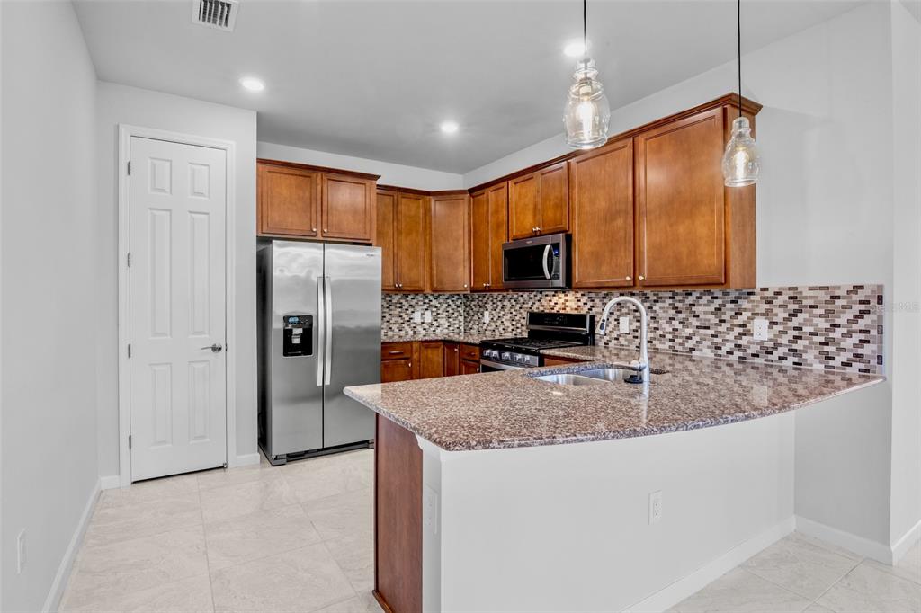 12276 Marsh Pointe Road Sarasota, FL 34238 - Photo 11 of 40