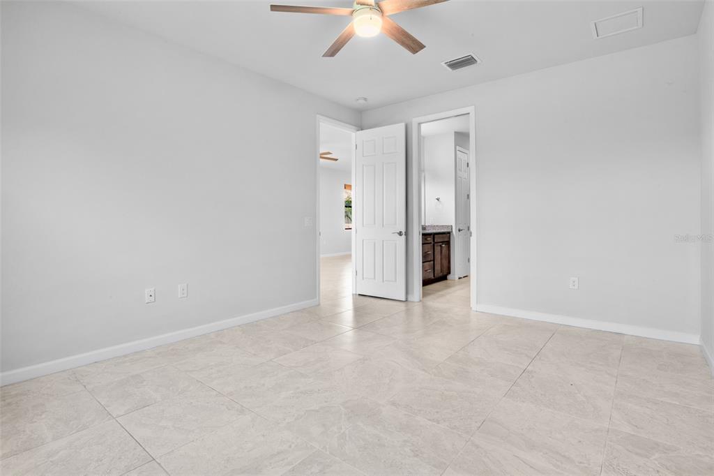 12276 Marsh Pointe Road Sarasota, FL 34238 - Photo 17 of 40