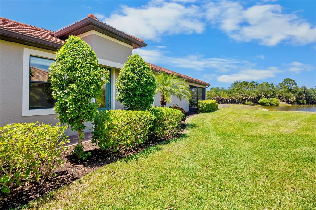 12276 Marsh Pointe Road Sarasota, FL 34238 - Photo 3 of 40