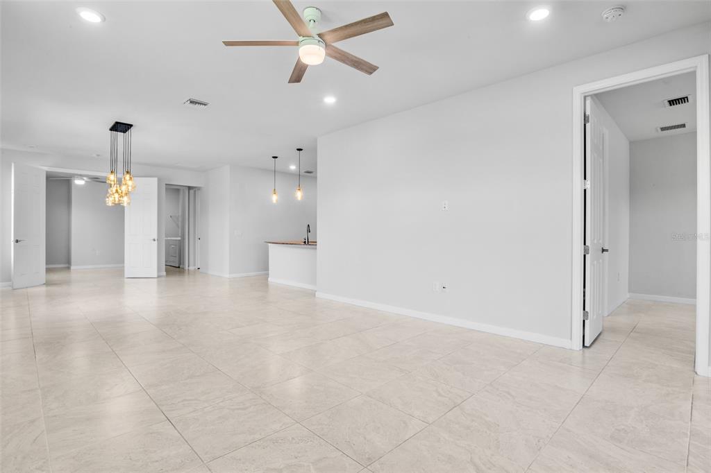 12276 Marsh Pointe Road Sarasota, FL 34238 - Photo 5 of 40