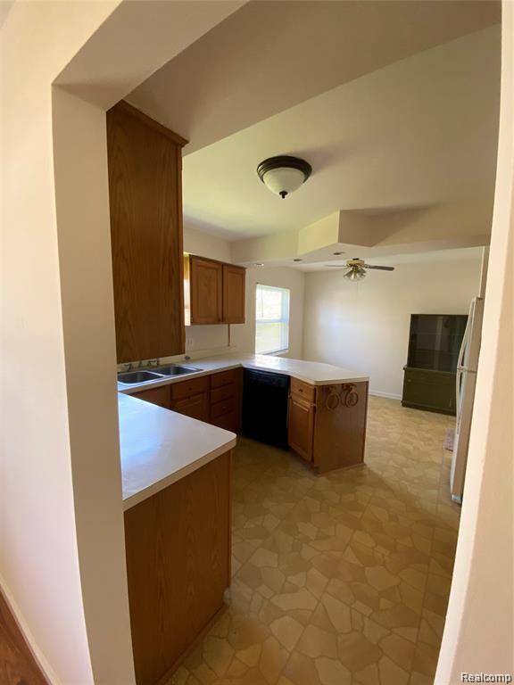 28932 Farmington Road Farmington, MI 48334 - Photo 18 of 19 Gallery Image 18