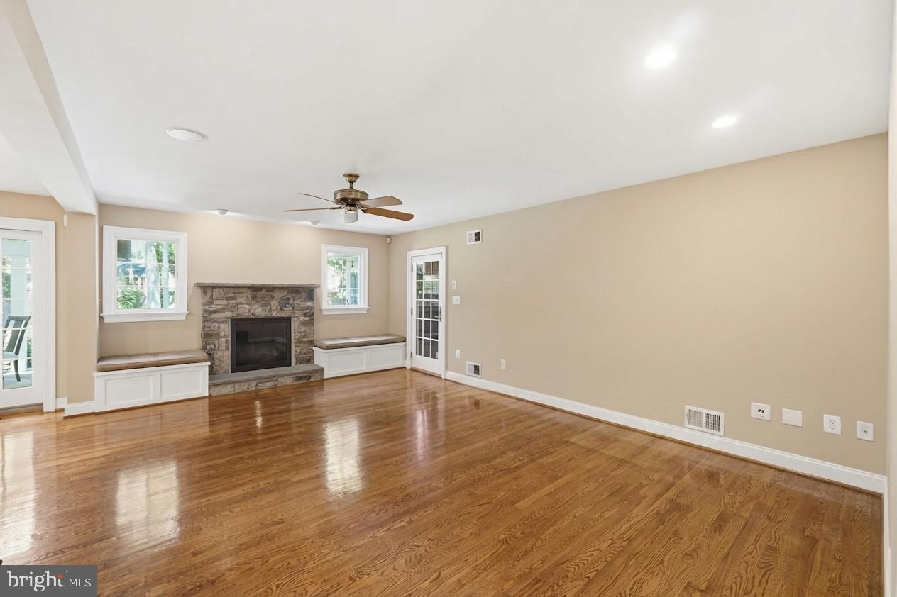 9904 Hall Road Potomac, MD 20854 - Photo 11 of 37 Family Room off Kitchen