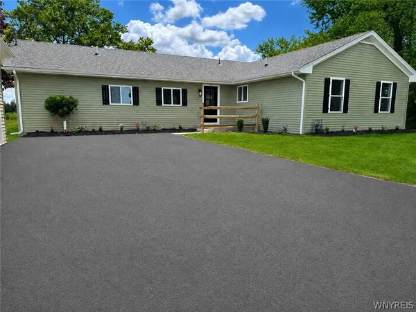 $699,000 | 1581 Bowen Road, Elma, NY 14059