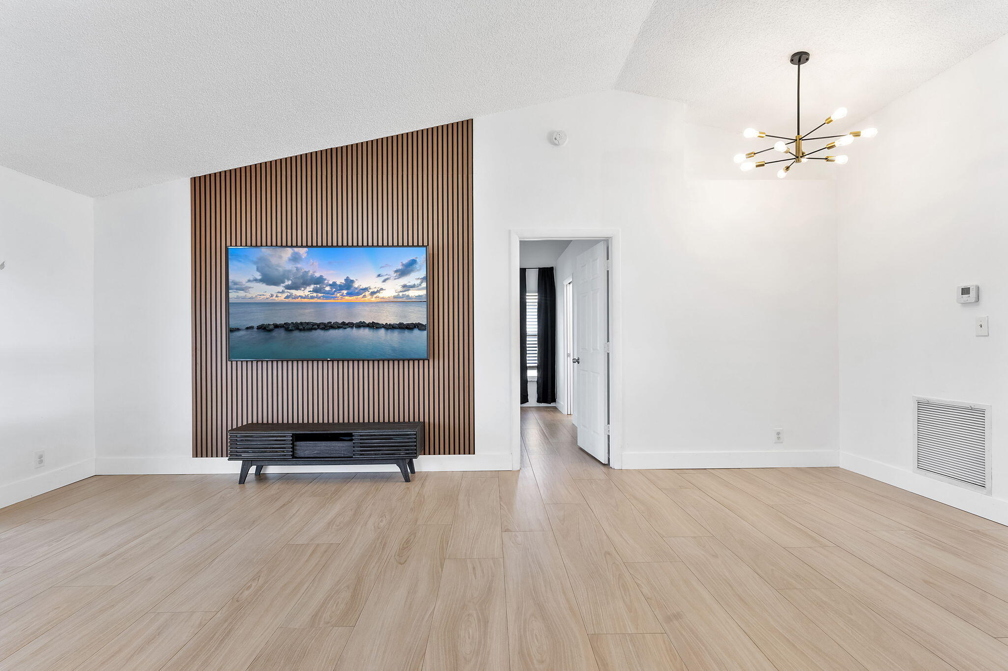 6249 Foster Street Jupiter, FL 33458 - Photo 4 of 30 10-web-or-mls-DSC05426