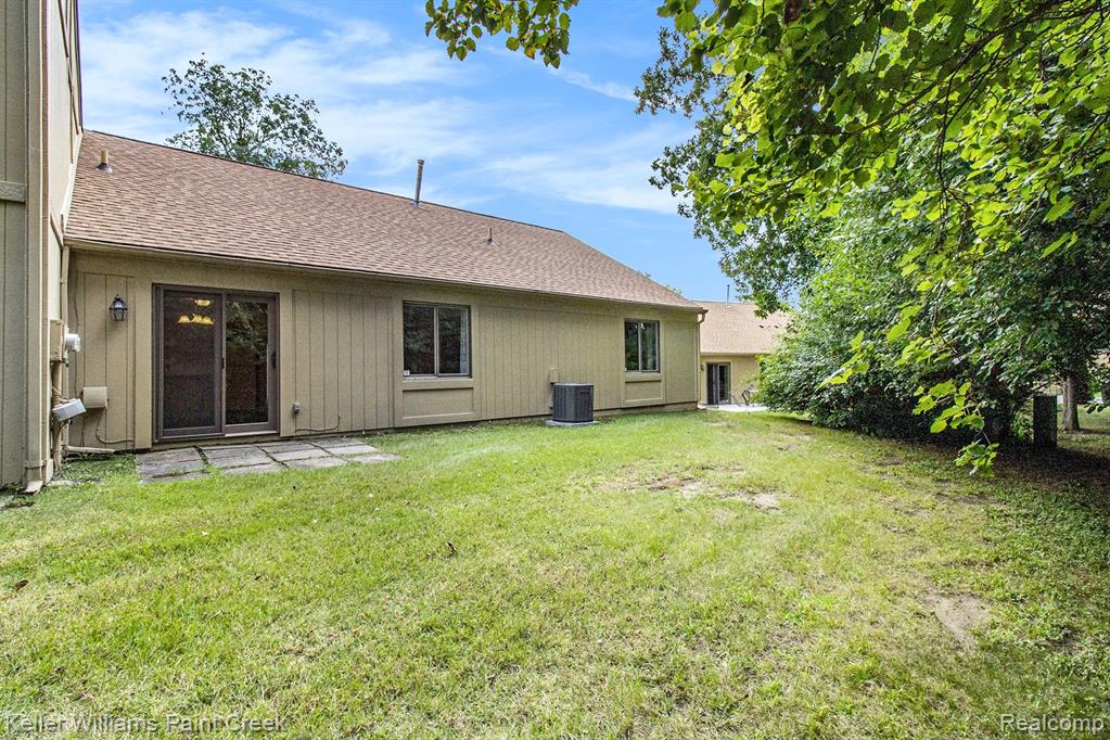 2351 Rochelle Park Drive Rochester Hills, MI 48309 - Photo 15 of 20