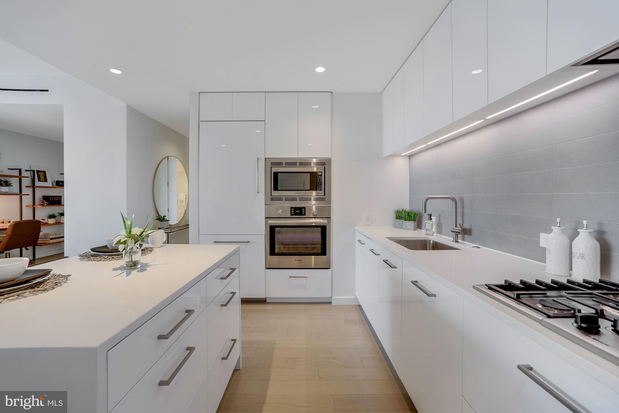 1111 24th Street Northwest, Unit 84 Washington, DC 20037 - Photo 8 of 17 Natural gas cooktops