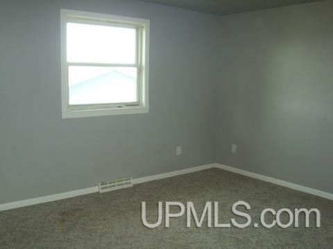 3016 18th Road Escanaba, MI 49829 - Photo 8 of 17