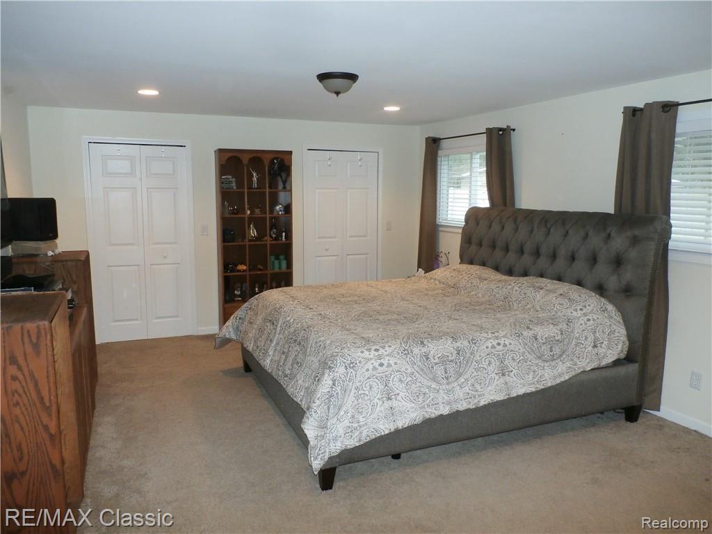 1176 Beta Road Walled Lake, MI 48390 - Photo 23 of 31 P9300487.JPG