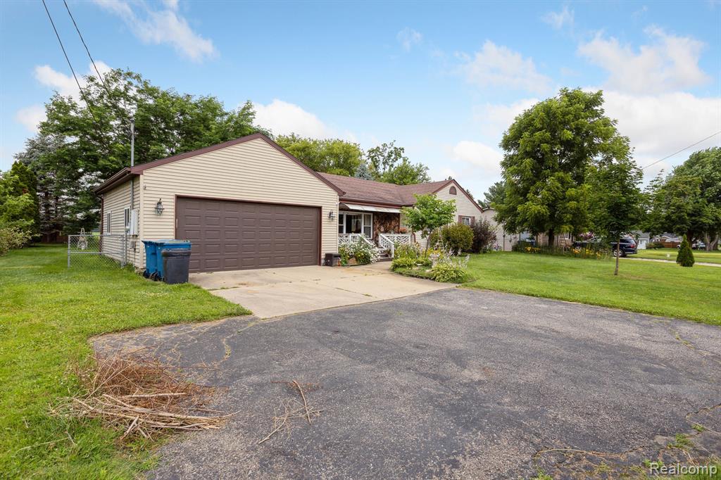 1431 North Seymour Road Flushing, MI 48433 - Photo 2 of 43