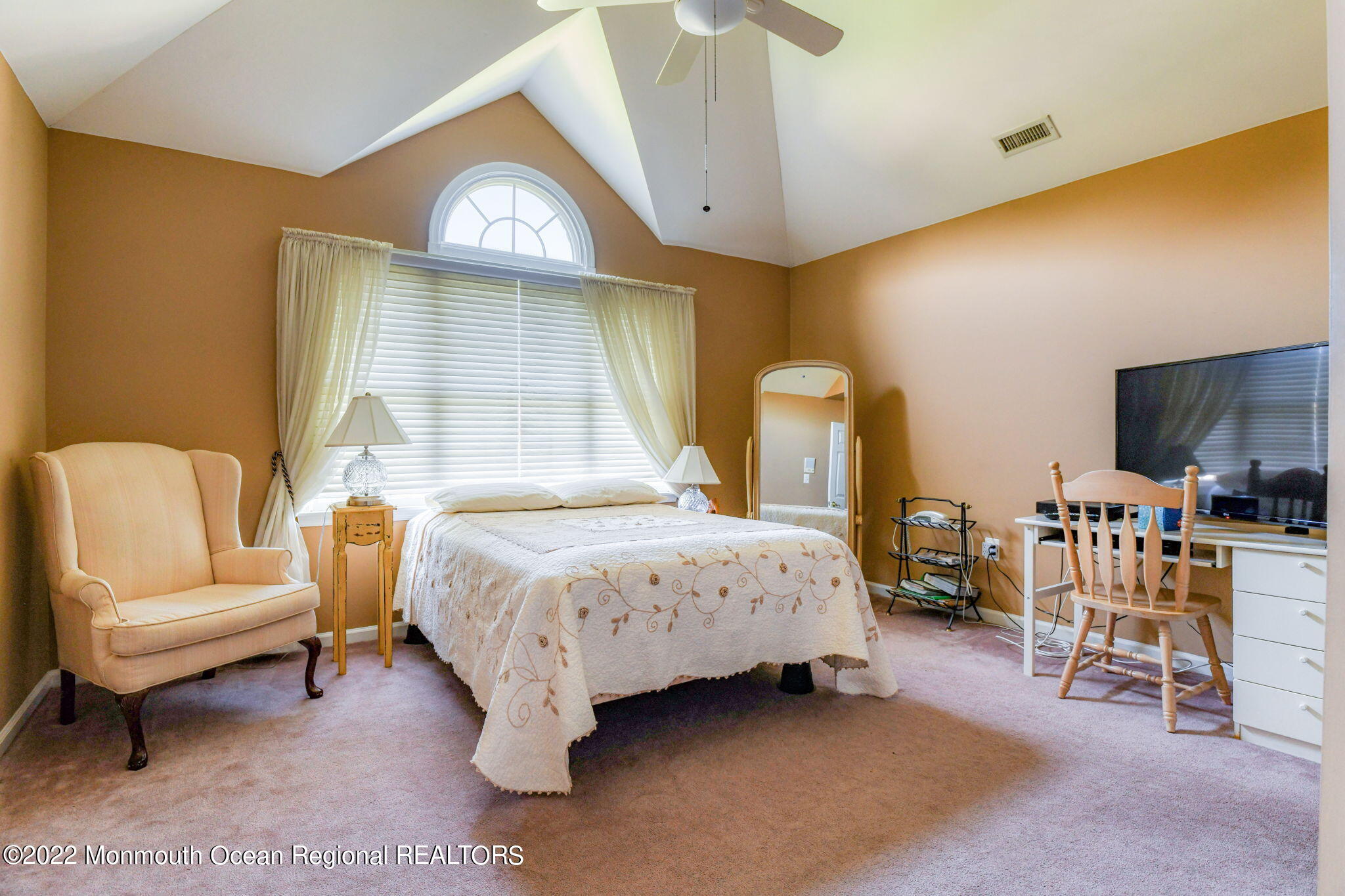 7 Shady Tree Lane Colts Neck, NJ 07722 - Photo 27 of 46 large-5b749195-8c38-4362-8bc4-61fe58cabf