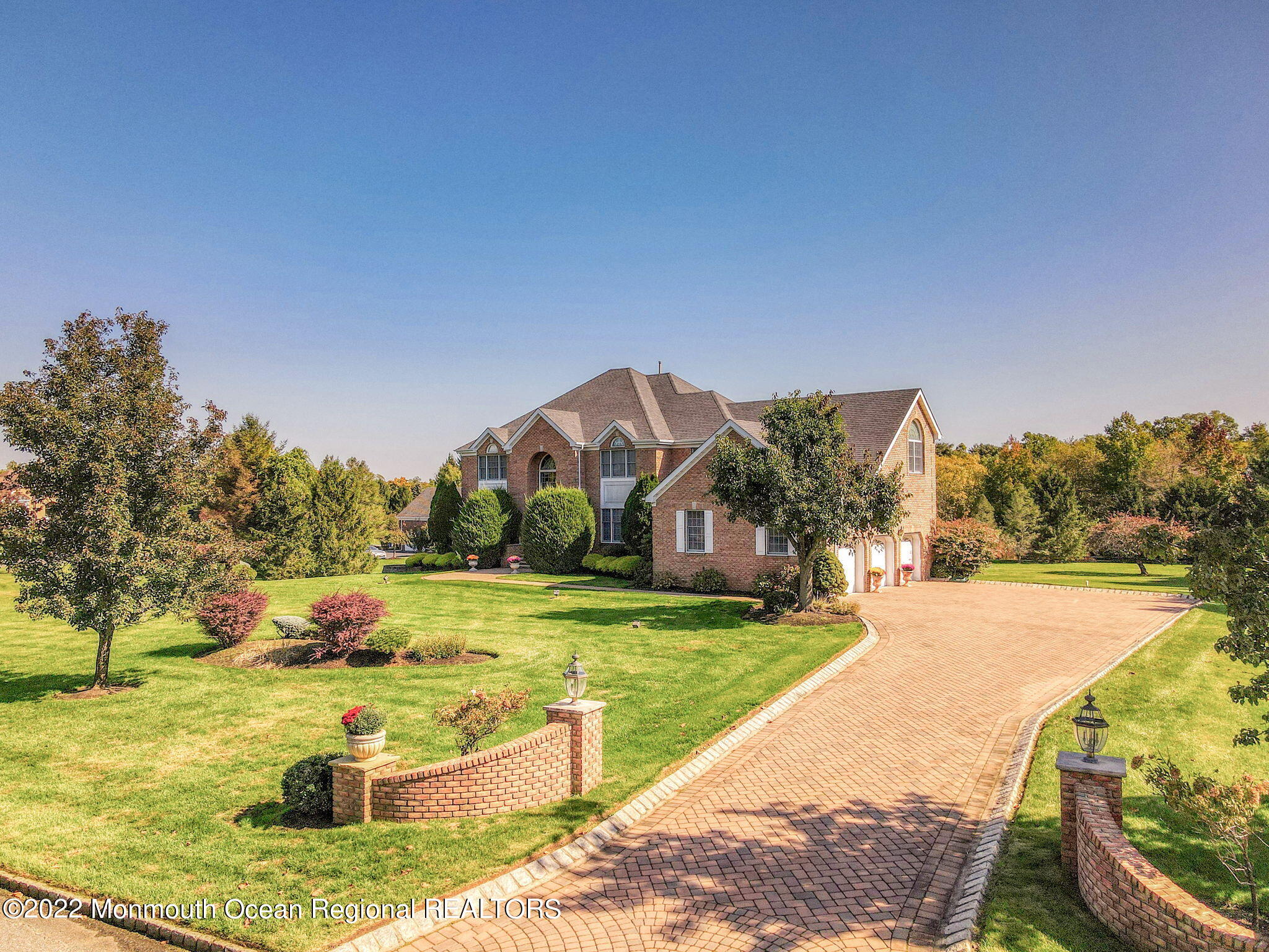 7 Shady Tree Lane Colts Neck, NJ 07722 - Photo 3 of 46 large-fa405cbd-a353-4757-8b98-59374f7610