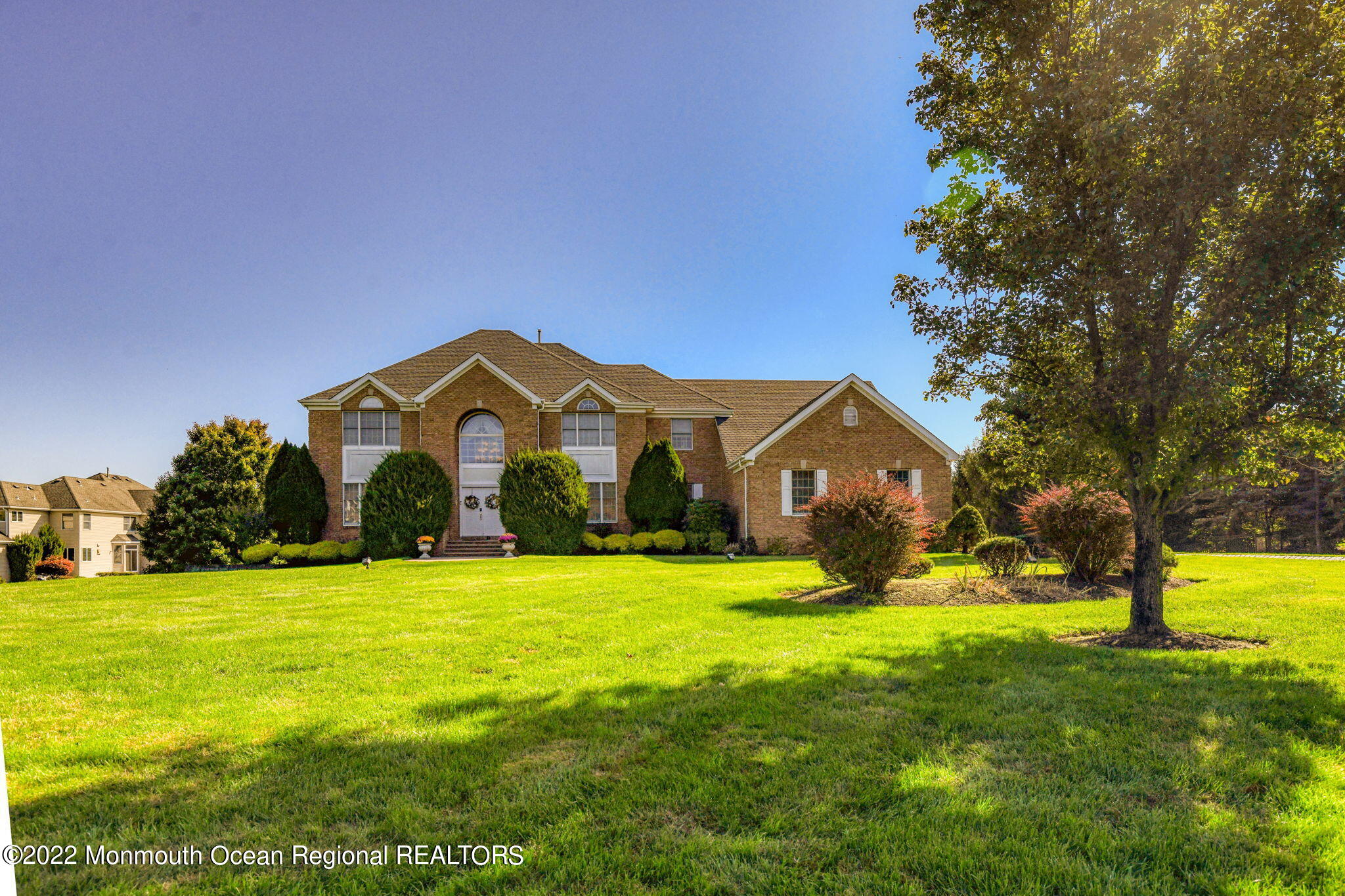 7 Shady Tree Lane Colts Neck, NJ 07722 - Photo 4 of 46 large-8286869e-0d40-4d0c-9df8-f21d991d0f