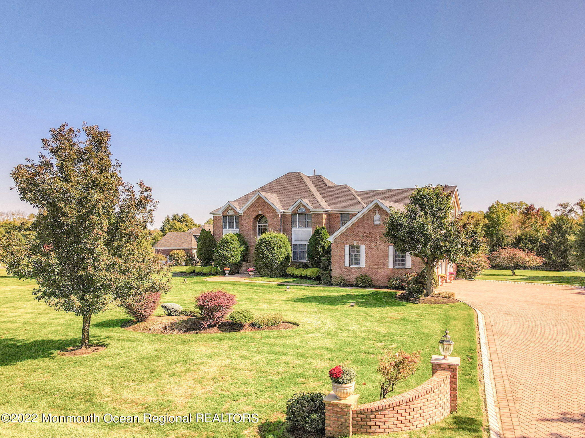 7 Shady Tree Lane Colts Neck, NJ 07722 - Photo 5 of 46 large-b4ae89aa-fadf-4365-a2ec-56c0da76f4