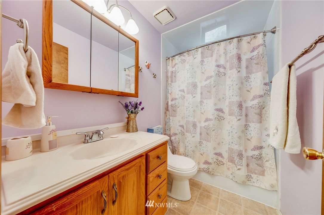 9934 Fairview Lake Road Southwest Port Orchard, WA 98367 - Photo 12 of 25 Gallery Image 12