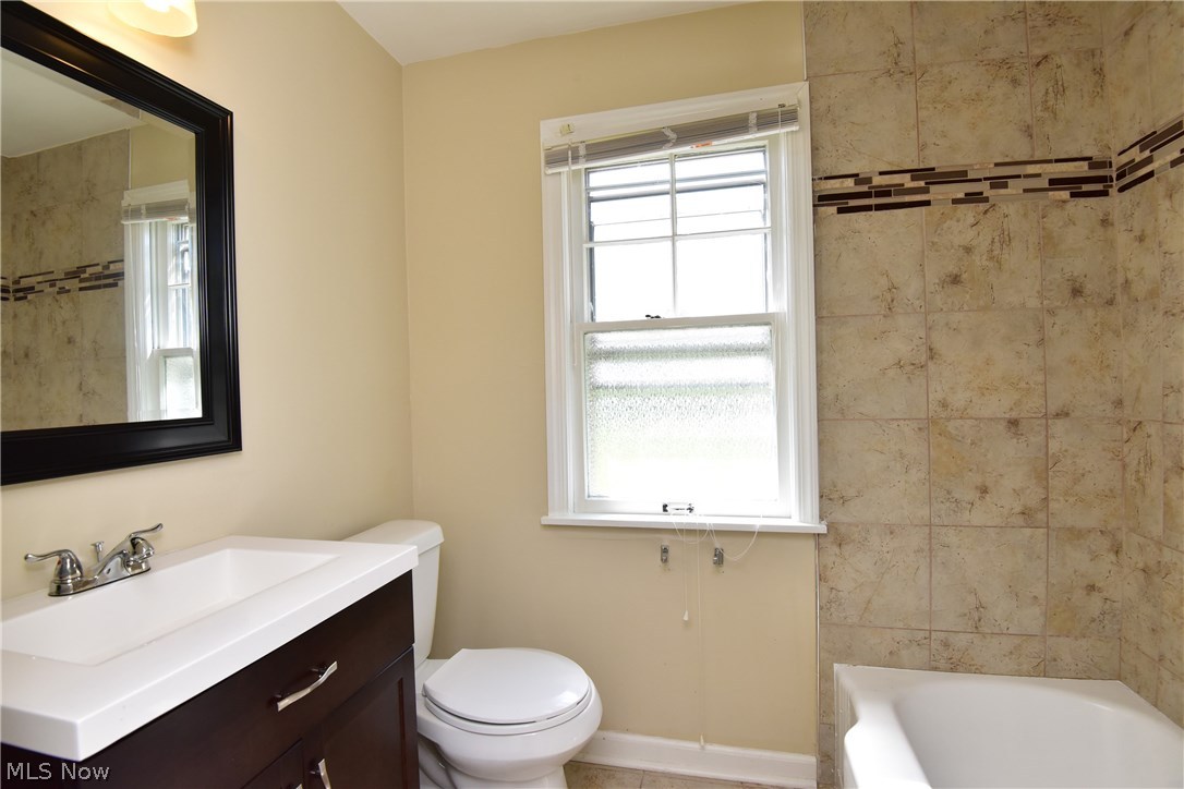 4170 Wilmington Road Cleveland, OH 44121 - Photo 10 of 19 Gallery Image 10