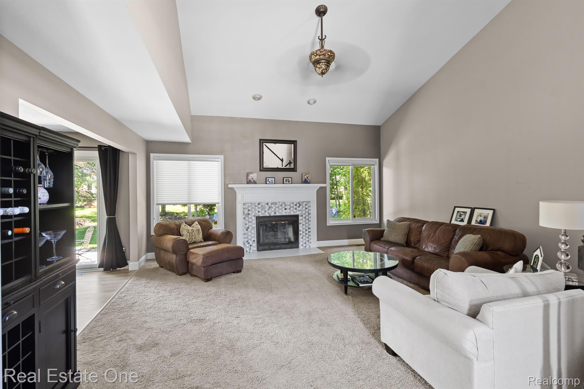 415 Jonathan Drive Rochester, MI 48307 - Photo 4 of 31 Gallery Image 4